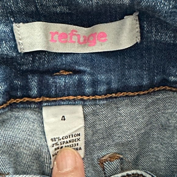 Refuge | Ripped Jean Size 4 - Picture 3 of 3